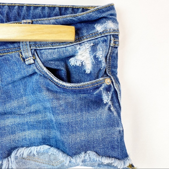 Zara Trafaluc Distressed Denim Cut-off Short - Picture 4 of 7